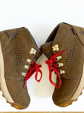 Danner Women’s Inquire Chukka Hiking Boots – Size 6